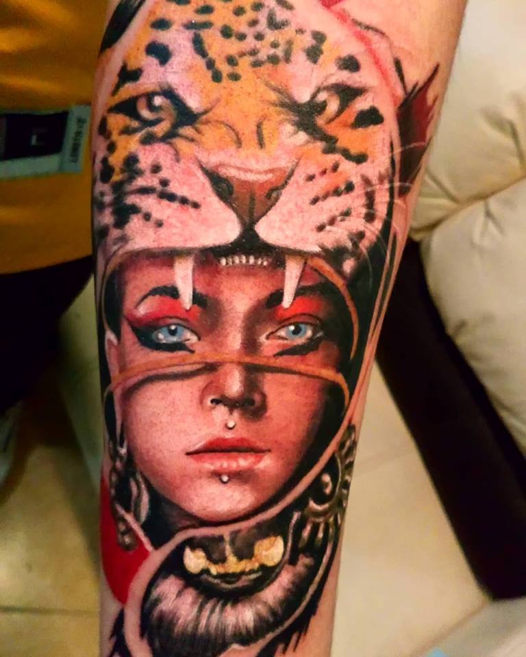 guerrera jaguar  tatuaje realizado por Jim vlad